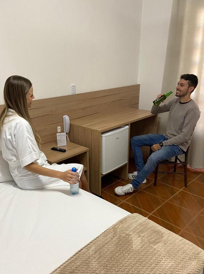 מפרה Hotel Confort מראה חיצוני תמונה